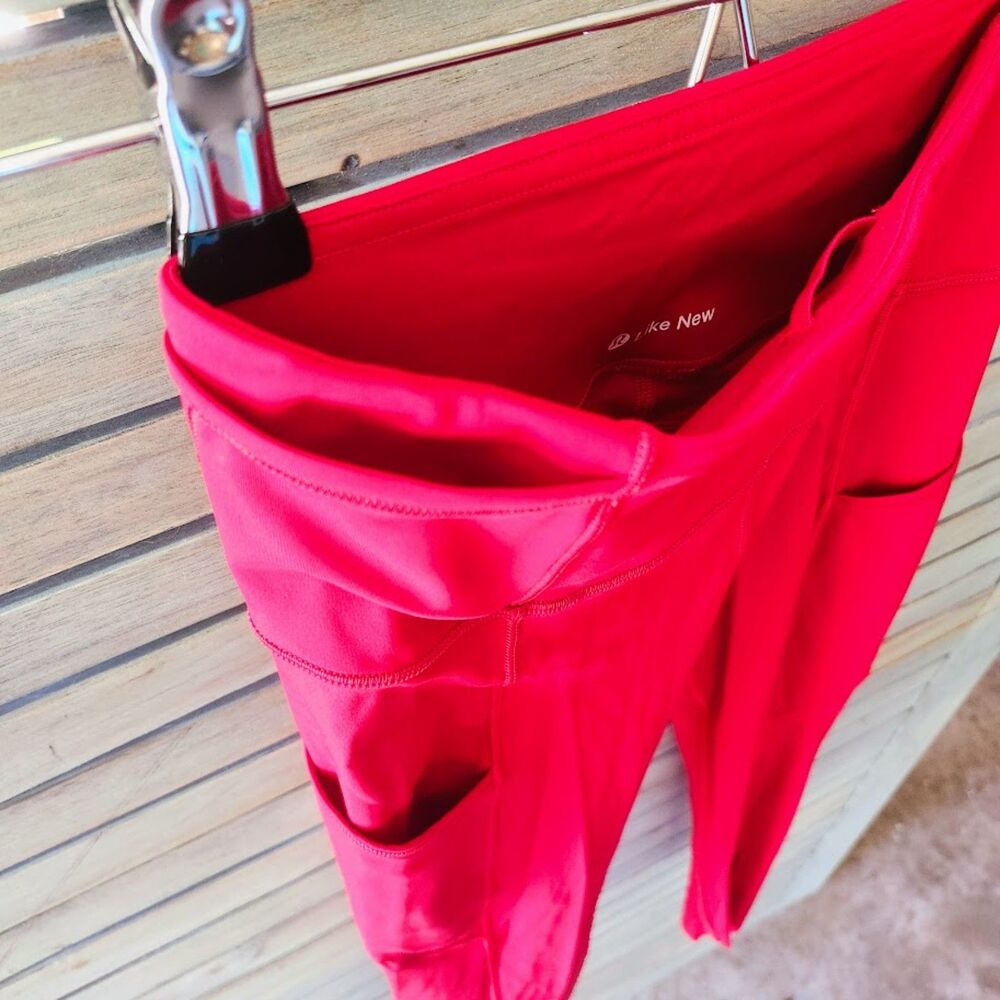 LuLu Like New 3/4 length leggings. Size 4